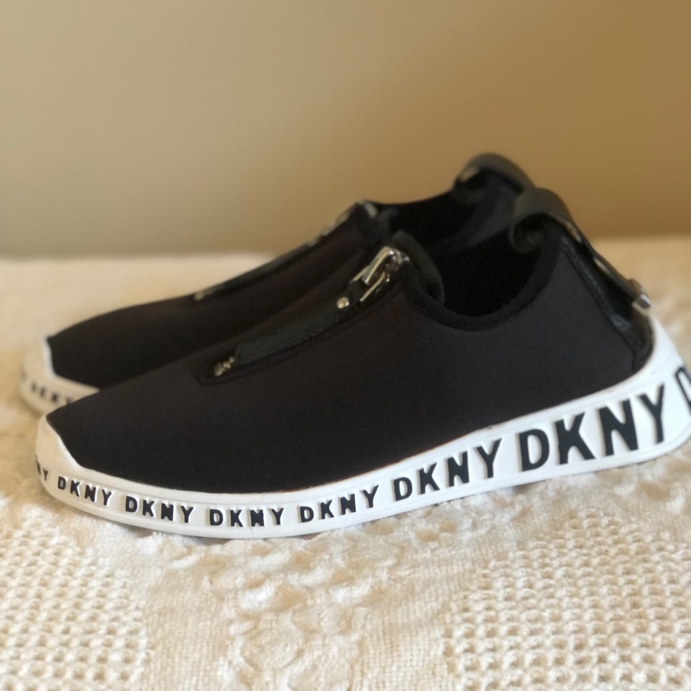 DKNY sneakers - black - Melissa slip-on sneakers - size 6.5